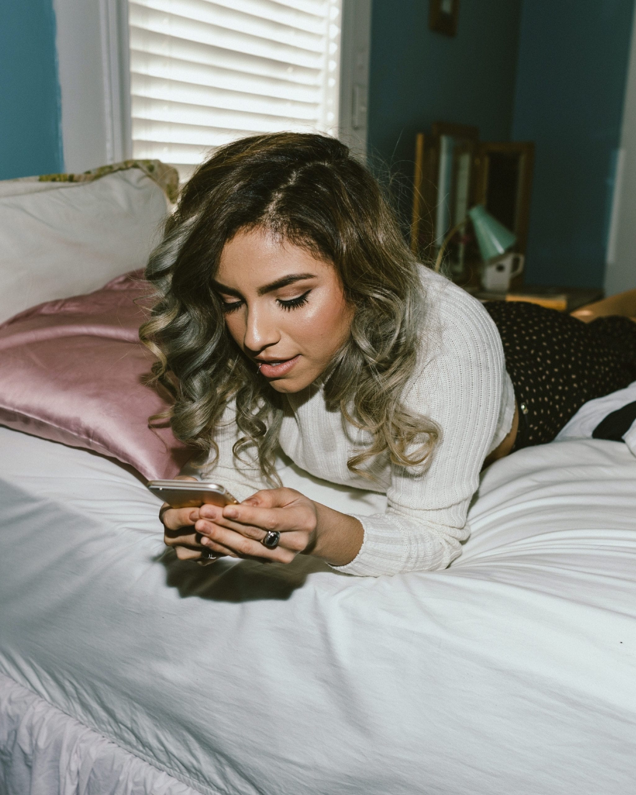 4 actually helpful sexting tips to spice up socially distanced dates